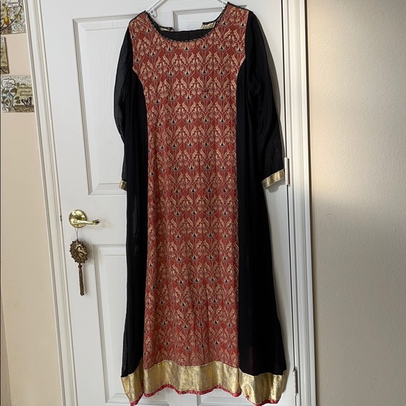 Pakistani and Indian desi outfit - Picture 4 of 12